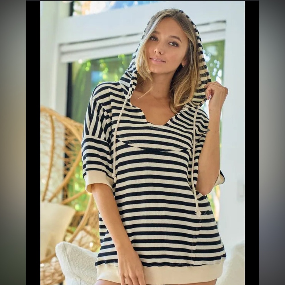 BiBi Black and White Short Sleeve Hoodie